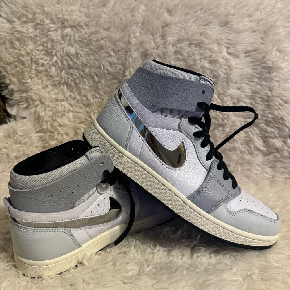 Womens Air Jordan 1 Zoom Comfort 2 High Top Sneaker